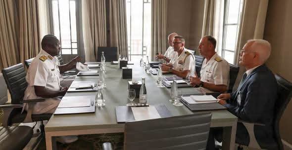 ANGOLA E ESTADOS UNIDOS ANALISAM SEGURANÇA MARÍTIMA