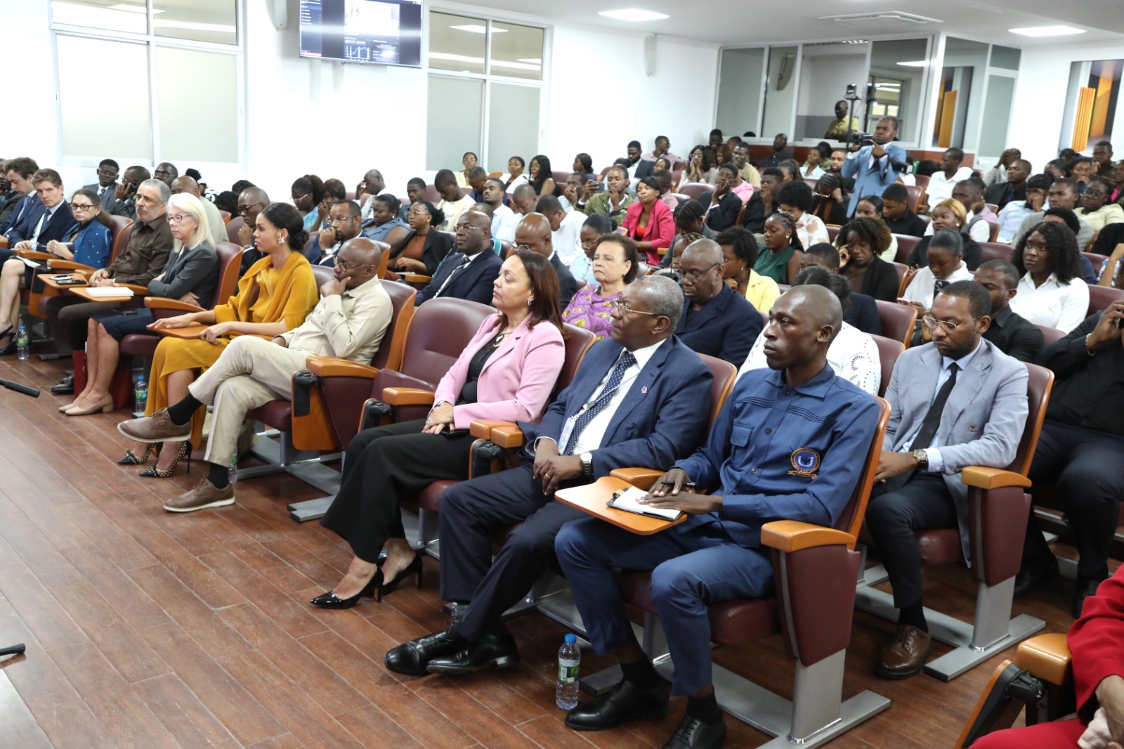 DIPLOMACIA ECONÓMICA ANGOLANA EM DEBATE NA UNIVERSIDADE INDEPENDENTE