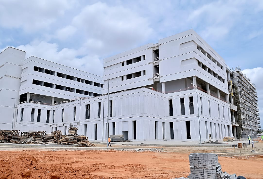 MINISTRA DA SAÚDE VERIFICA ANDAMENTO DAS OBRAS DO INSTITUTO DE ANATOMIA FORENSE E DO HOSPITAL DOS QUEIMADOS