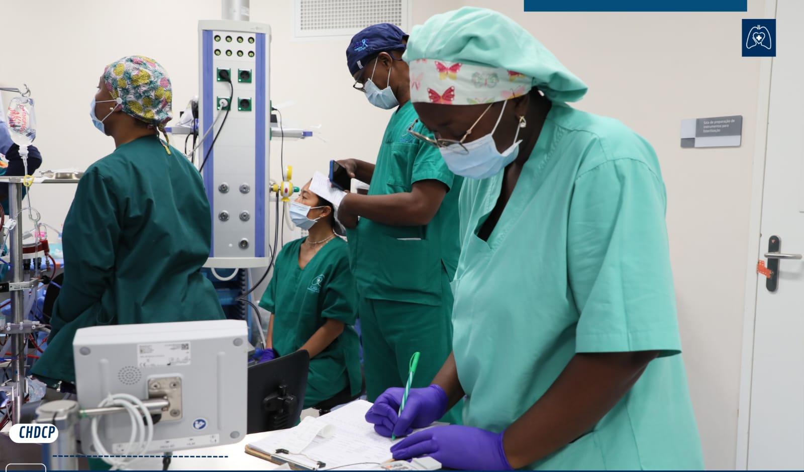 COMPLEXO HOSPITALAR CARDEAL DOM ALEXANDRE DO NASCIMENTO EFECTUA SEIS CIRURGIAS PEDIÁTRICAS