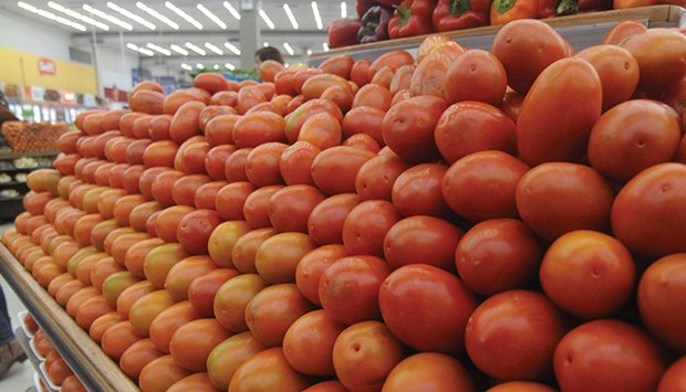 PREÇO DO FEIJÃO E TOMATE DESEQUILIBRA O CUSTO DA CESTA BASICA