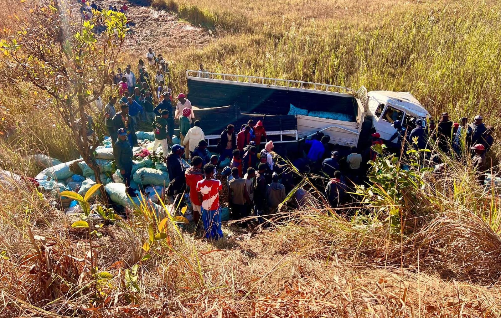 BIÉ: ACIDENTE DE VIAÇÃO CAUSA 13 MORTOS E 15 FERIDOS