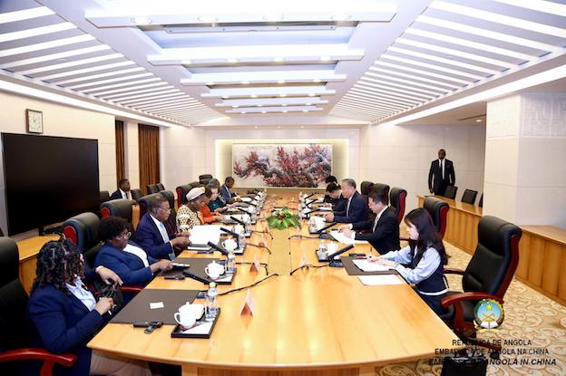 ANGOLA E CHINA ANALISAM PARCERIA EM PEQUIM