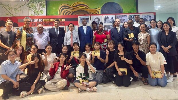 DIA DO HEROI NACIONAL – AGOSTINHO NETO HOMENAGEADO  NO VIETNAME