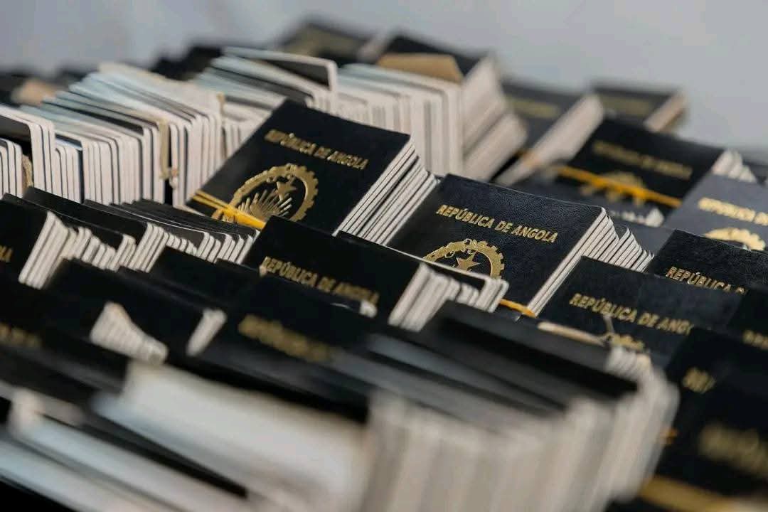SMS: MAIS DE 50 MIL PASSAPORTES ELECTRÓNICOS ANGOLANOS CIRCULAM PELO MUNDO SEM CONSTRANGIMENTOS