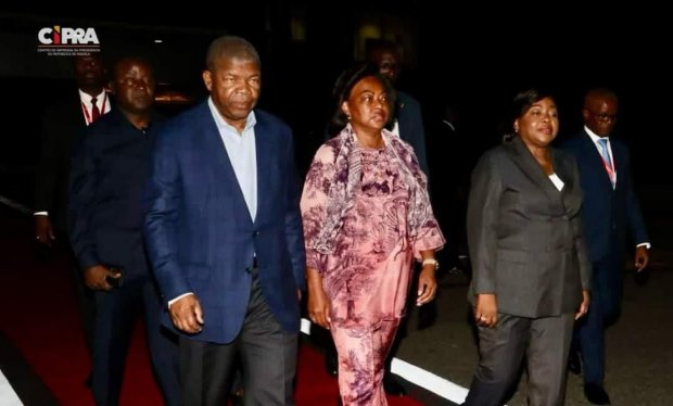 CHEFE DE ESTADO EM VISITA PRIVADA NAS ILHAS SEYCHELLES
