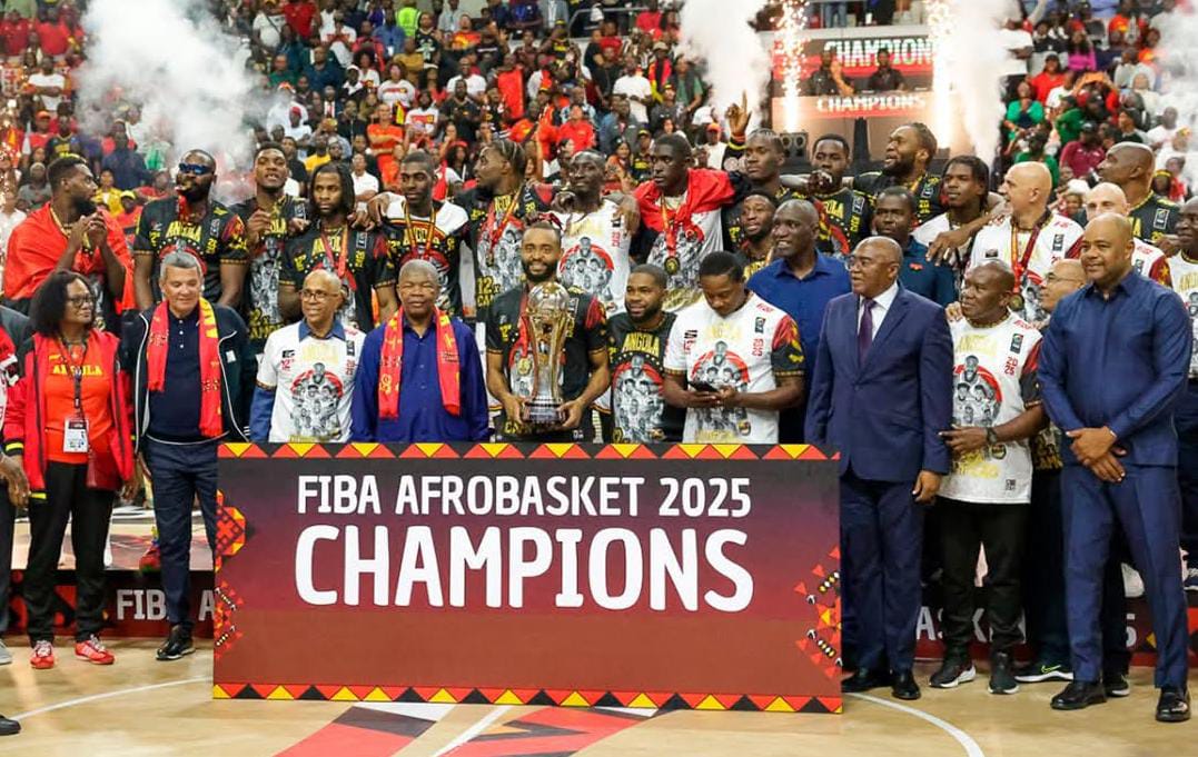 CONSELHO DE MINISTROS SAÚDA SELEÇÃO DE BASQUETEBOL