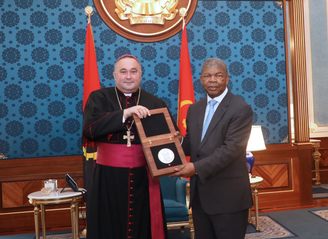 PRESIDENTE JOÃO LOURENÇO HOMENAGEADO PELO PAPA LEÃO XIV