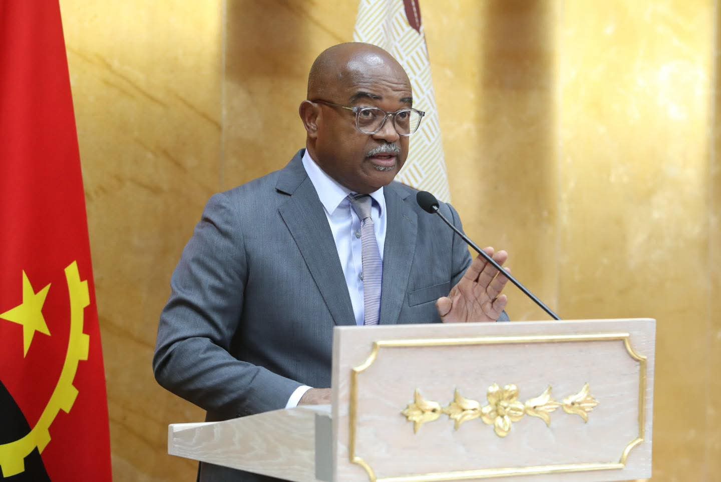 LEI CONTRA INFORMAÇÃO FALSA É APROVADA NA GENERALIDADE