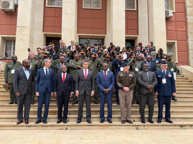 ANGOLA E ESTADOS UNIDOS APROFUNDAM COOPERAÇÃO BILATERAL NO SECTOR DA DEFESA