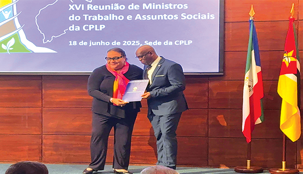 MINISTRA TERESA DIAS SOLICITA MAIS INVESTIMENTO NA VALORIZAÇÃO DO CAPITAL HUMANO