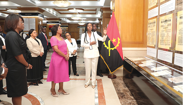 PRIMEIRA-DAMA DA REPÚBLICA ENALTECE O PAPEL DO TRIBUNAL CONSTITUCIONAL