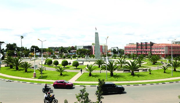 SEMINÁRIO NACIONAL SOBRE JOVENS LÍDERES NA GOVERNAÇÃO LOCAL  APRESENTADO NO HUAMBO