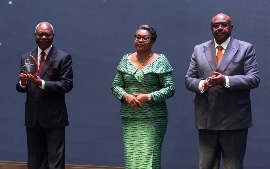 JOÃO LOURENÇO DISTINGUIDO EM KINSHASA COM PRÉMIO “ CAMPEÃO DAS INFRA-ESTRUTURAS”