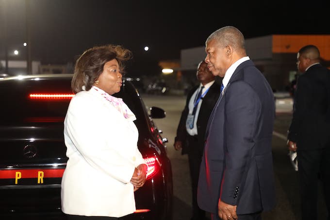 PRESIDENTE  DA UNIÃO AFRICANA JÁ EM LUANDA