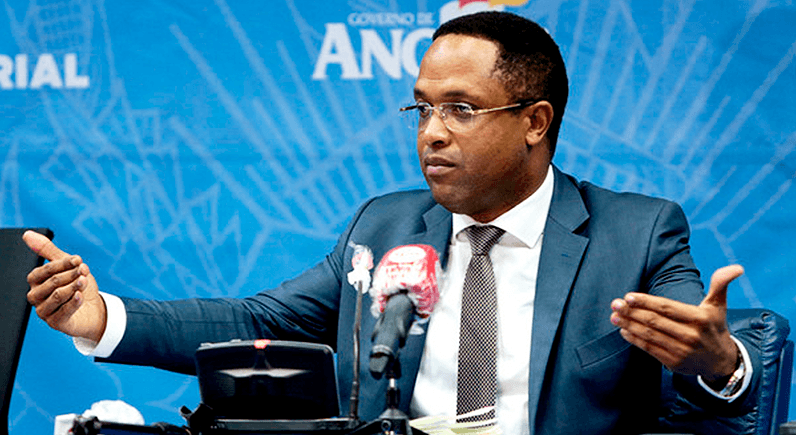 COVID-19: Ministro pede apoio aos fazedores de opinião