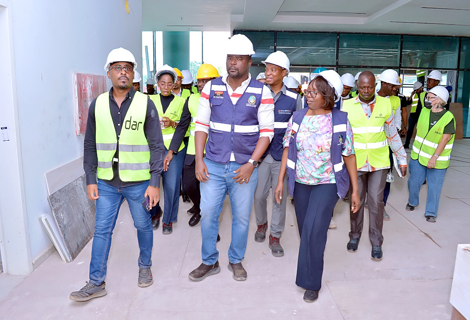 MINISTRA DA SAÚDE ACOMPANHA OBRAS DE UNIDADES ESTRATÉGICAS EM LUANDA