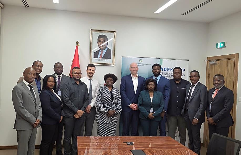 MINISTRA DA SAÚDE MANTÉM ENCONTRO COM ESPECIALISTAS INTERNACIONAIS EM RADIOLOGIA EM INTERVENÇÃO