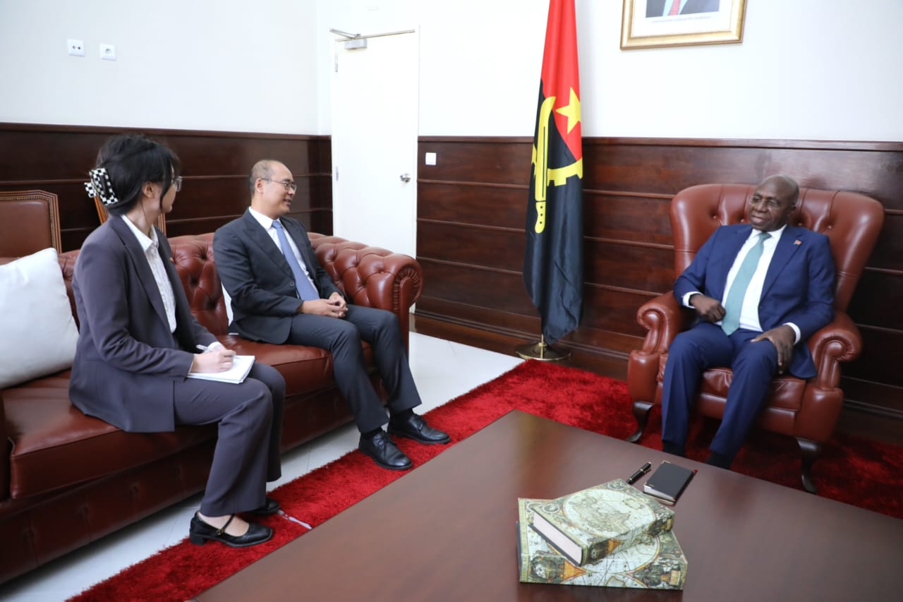 ANGOLA E CHINA  PRETENDEM PROMOVER ENCONTRO EMPRESARIAL PARA EXPLORAREM AS PONTENCIALIDADES ECONOMICAS