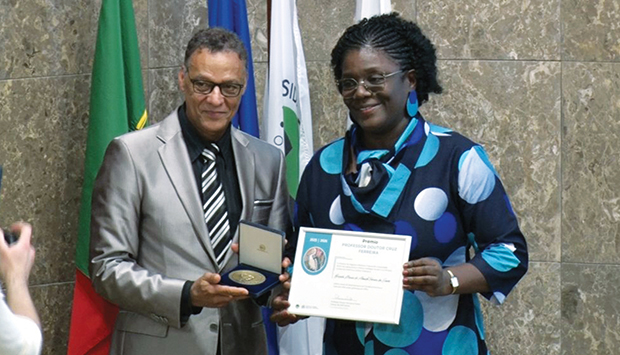 MÉDICA ANGOLANA CLASSIFICADA MELHOR ALUNA DE DOUTORAMENTO EM MEDICINA E CLÍNICA TROPICAIS